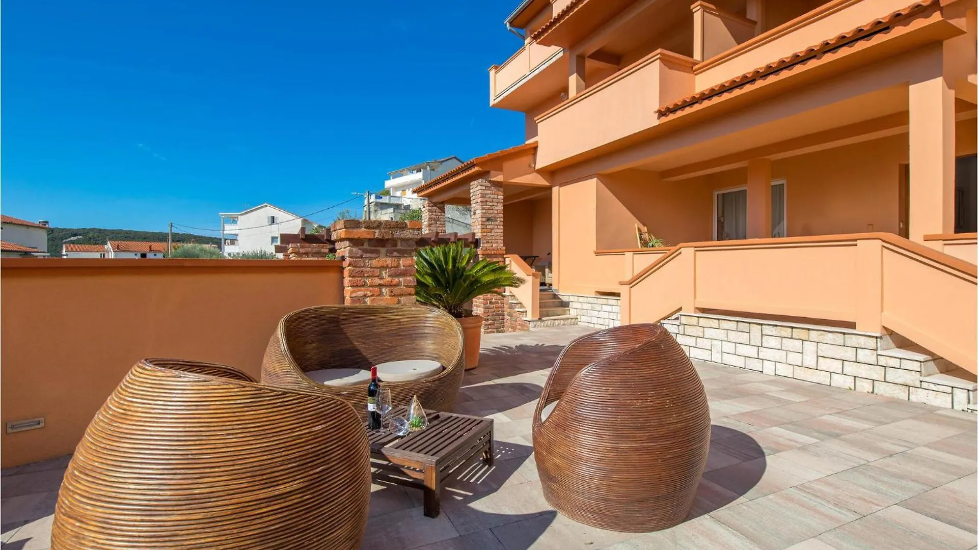 Gorgeous Apartment In Kampor With Kitchen